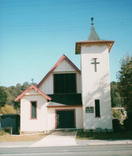 Holy Trinity, Beaconsfield - image 5