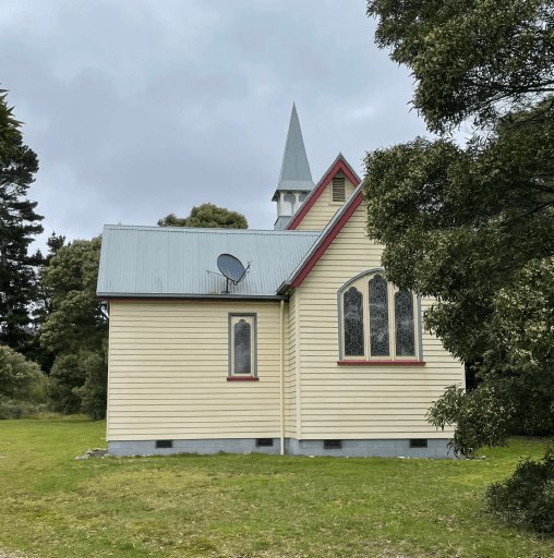 Reproduced with the permission of Helen Emmett, September 2023. Building at Sisters Beach.